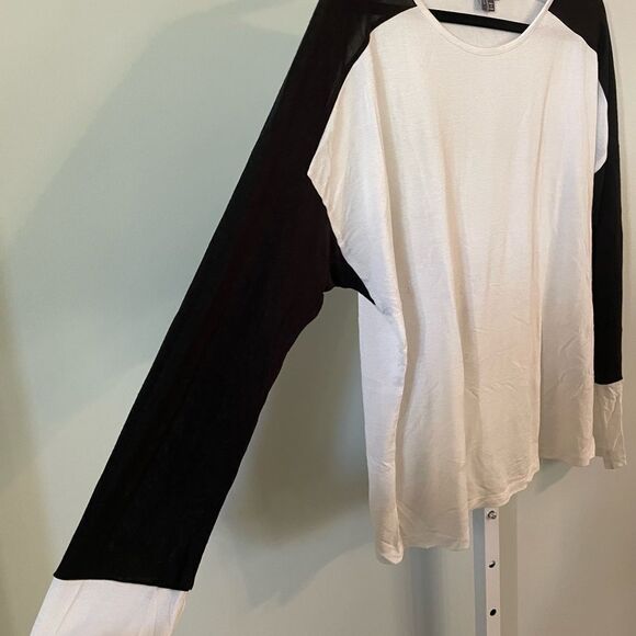 Vince Black & White Long Sleeve Thin Sweater - Picture 2 of 4